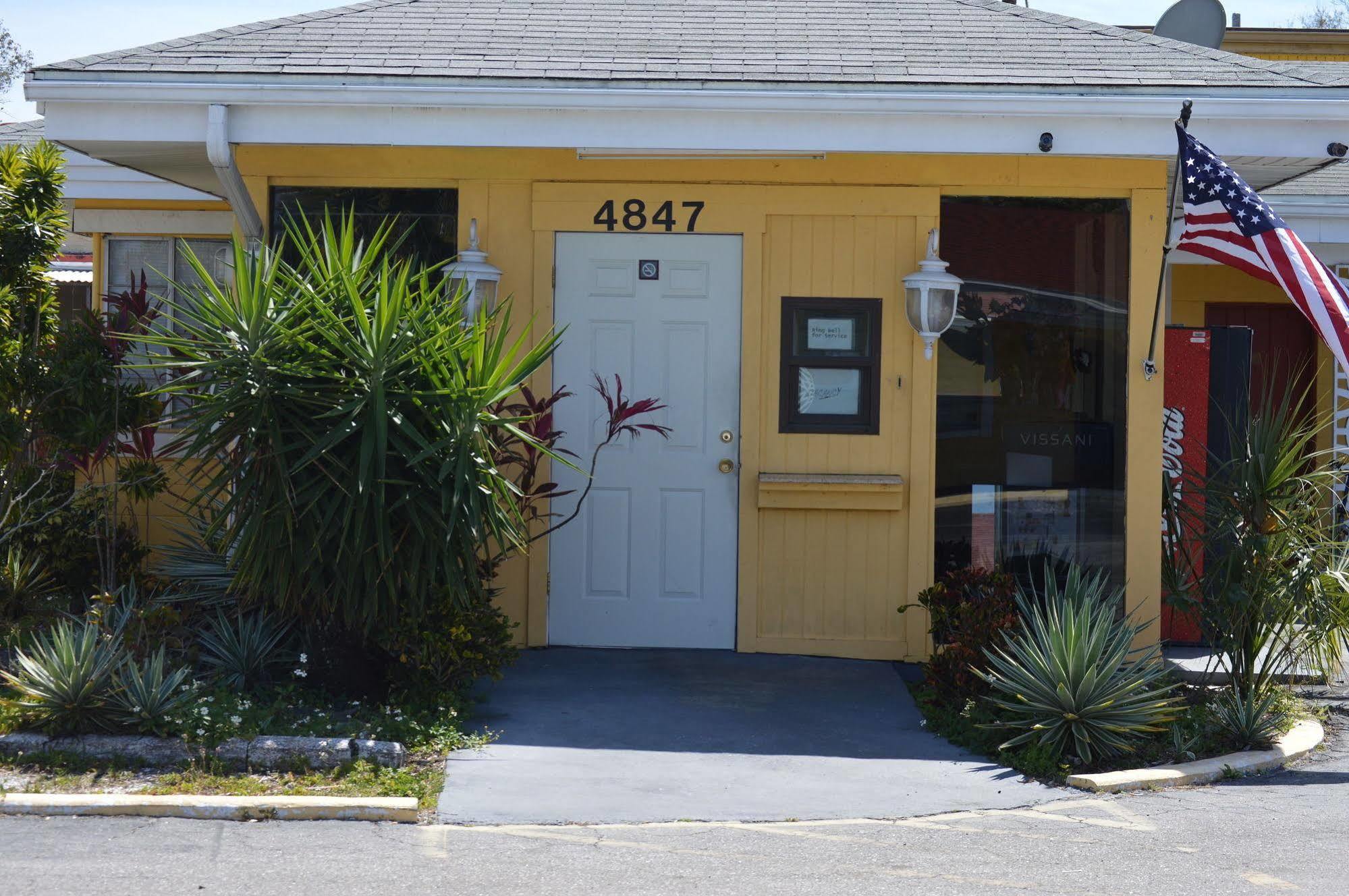 Siesta Inn Sarasota - Indian Beach Экстерьер фото