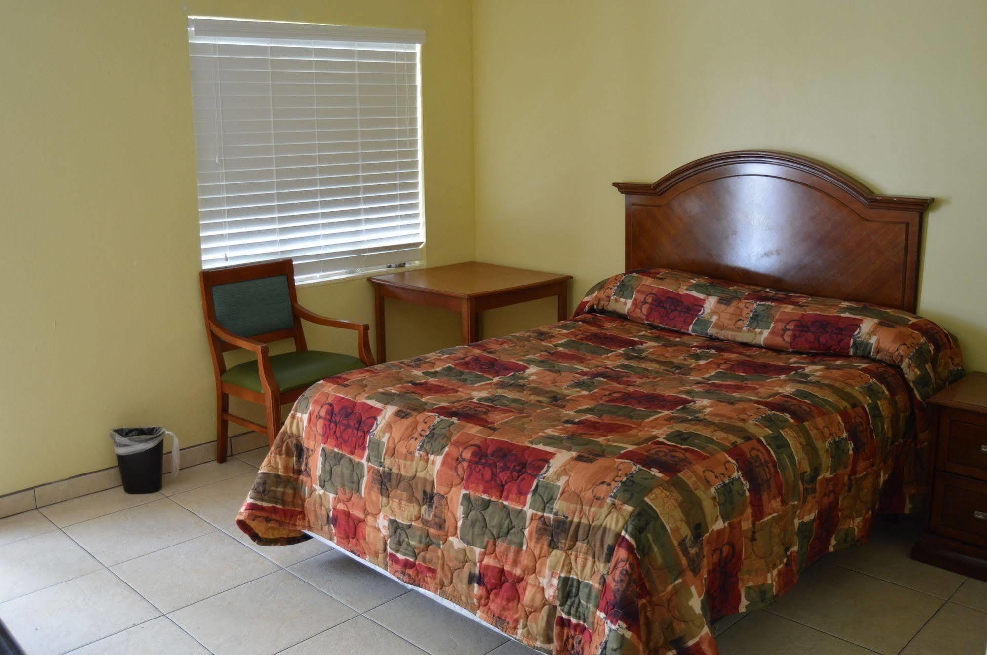Siesta Inn Sarasota - Indian Beach Экстерьер фото